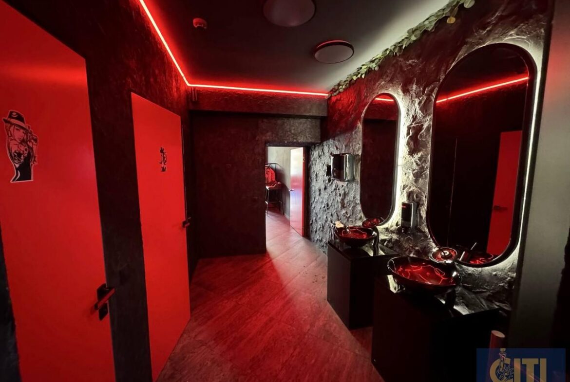 Продається комерційне приміщення площею 300 м² у самому центрі Житомира