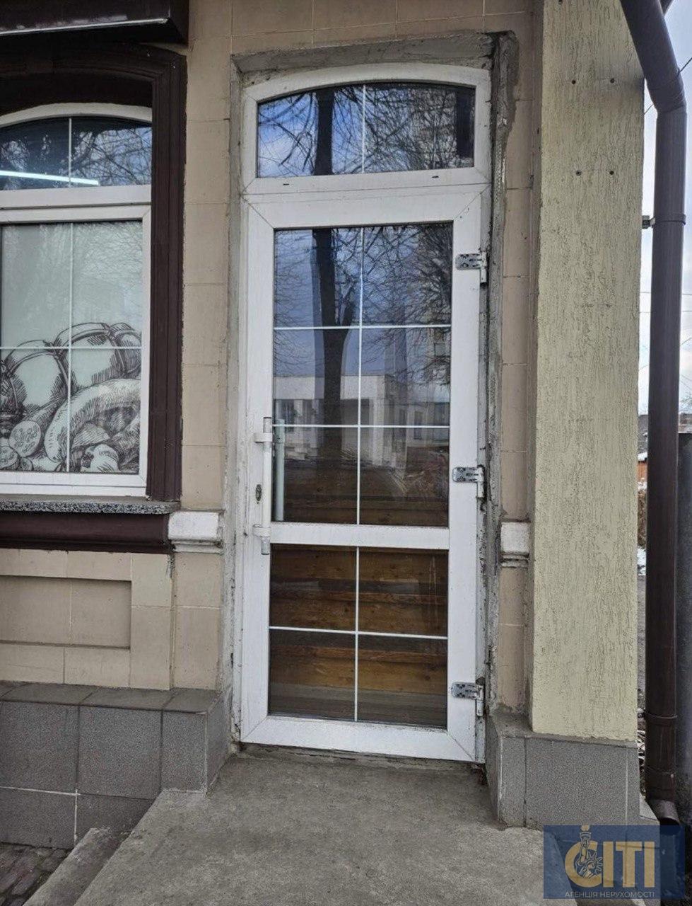 Офісне приміщення в центрі, вул. Покровська, 43 (перехрестя з вул. Лесі Українки), 50 м2