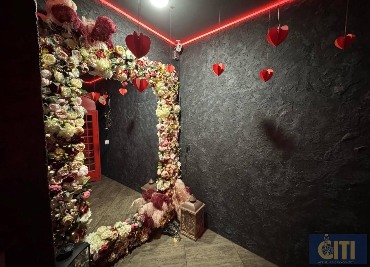 Продається комерційне приміщення площею 300 м² у самому центрі Житомира