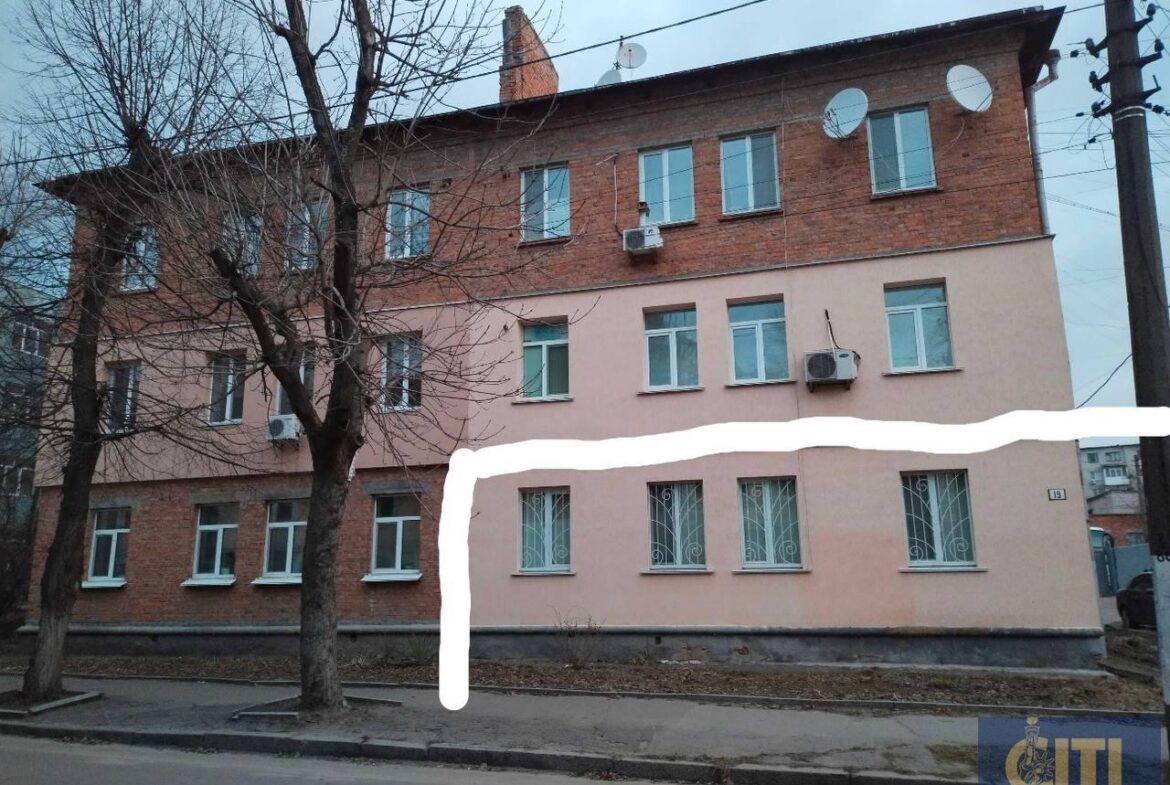 Продається 3-кімнатна квартира для комерційного використання, 49 кв.м