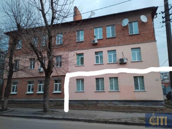 Продається 3-кімнатна квартира для комерційного використання, 49 кв.м