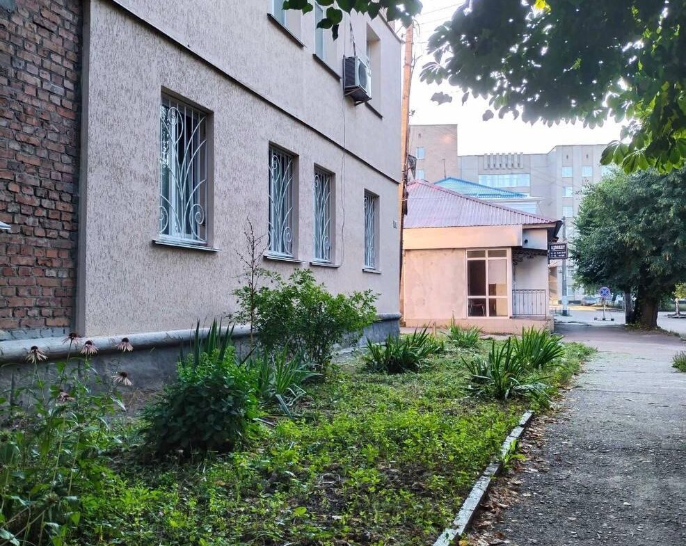 Продається 3-кімнатна квартира для комерційного використання, 49 кв.м