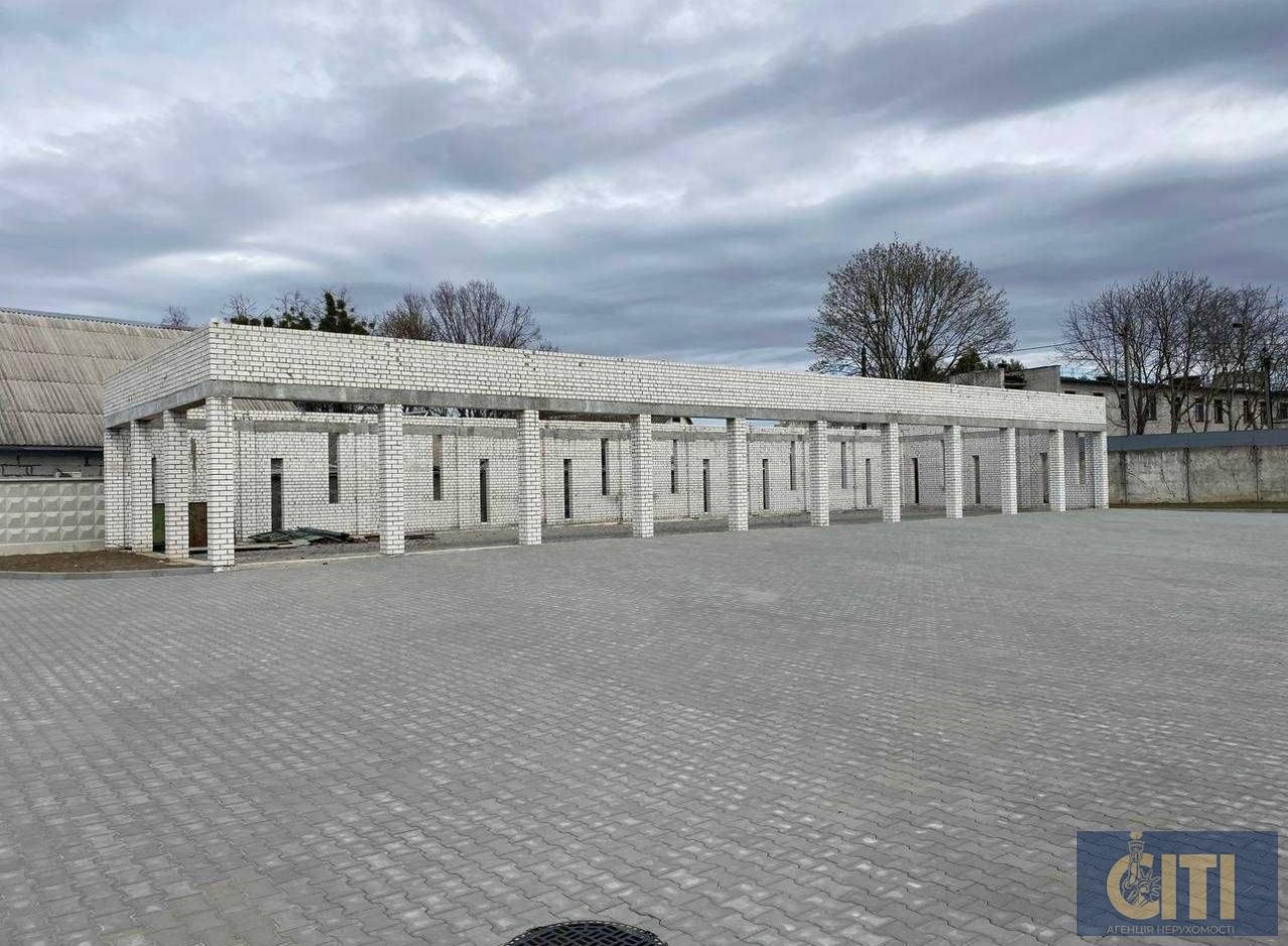 Пропонується до продажу комерційне приміщення (район Крошня), 1310 м²