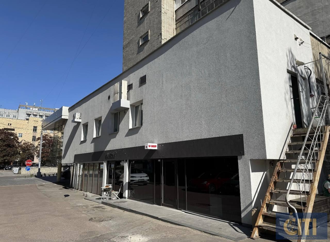 Продається комерційне приміщення площею 300 м² у самому центрі Житомира