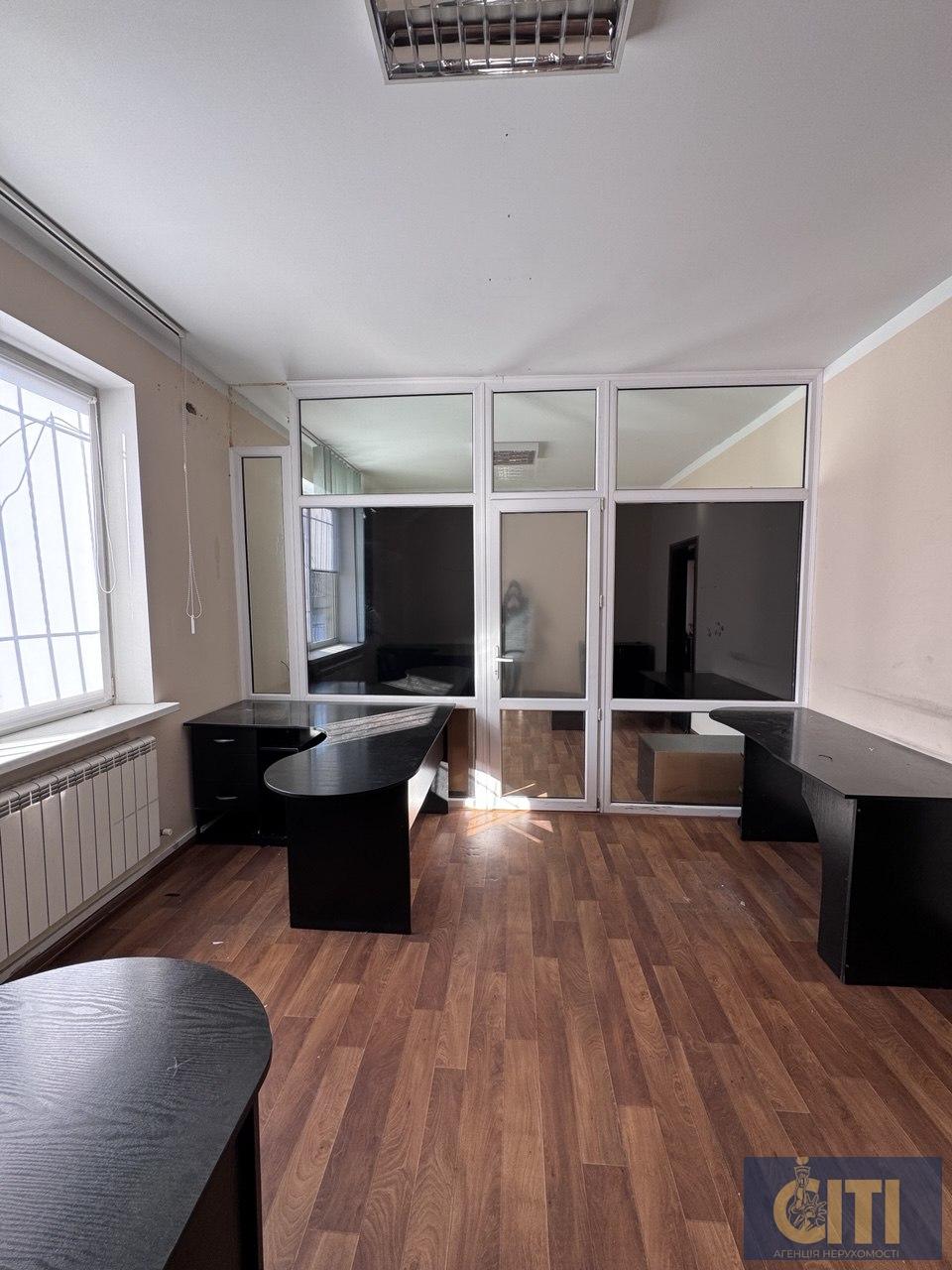 Нежитлове приміщення в самому центрі міста, вул. Київська (біля ТРЦ “Глобал”). Київська (біля ТРЦ “Глобал”), 400 м²