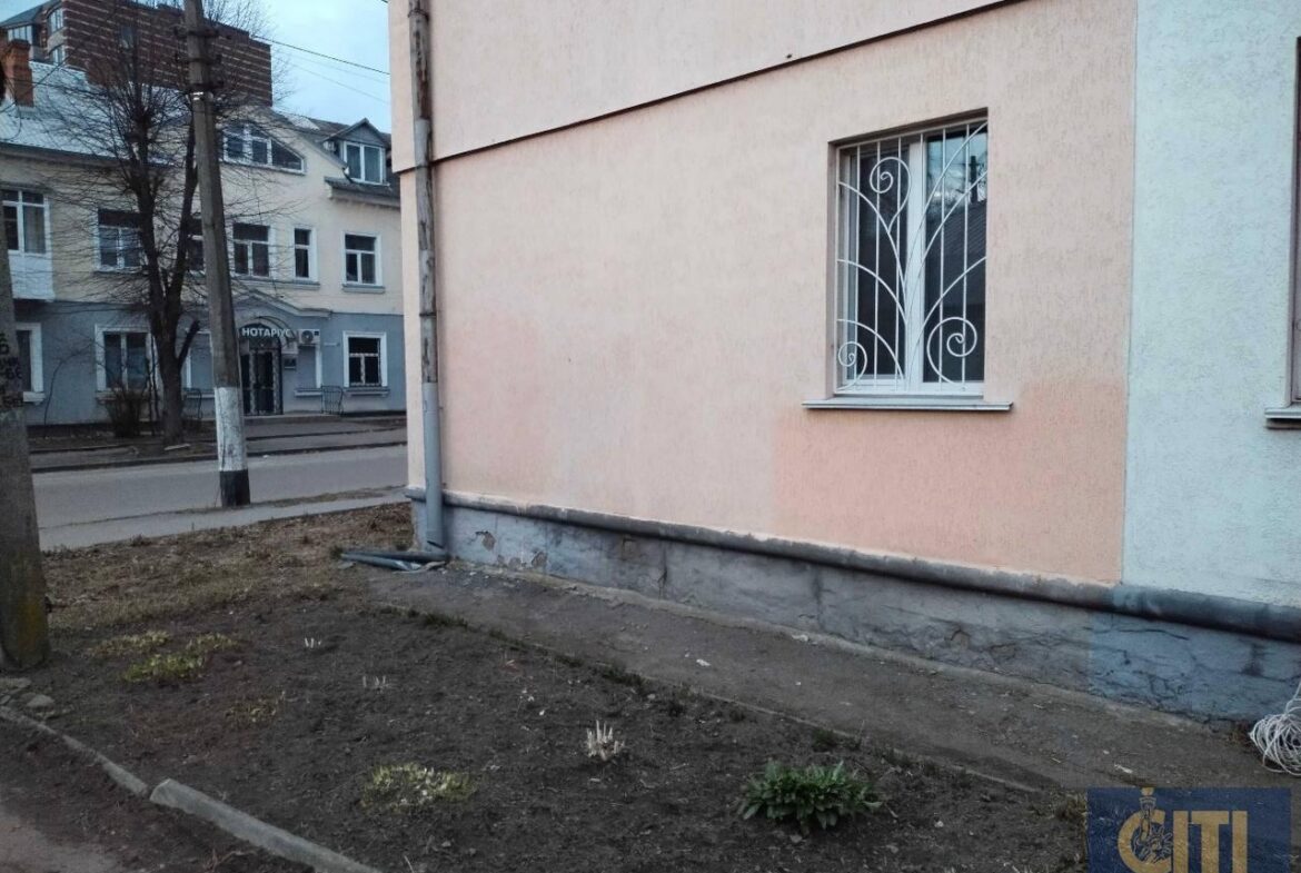 Продається 3-кімнатна квартира для комерційного використання, 49 кв.м