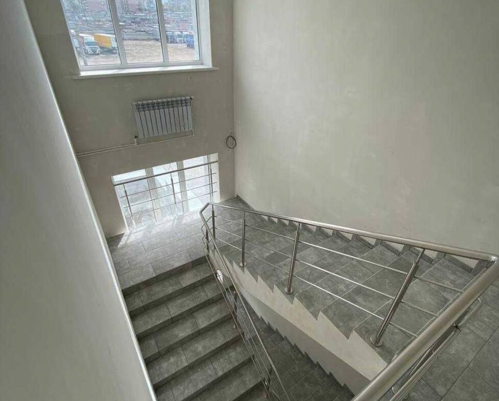 Пропонується до продажу комерційне приміщення (район Крошня), 1310 м²