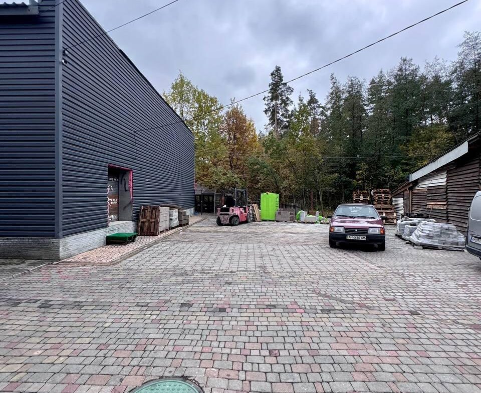 Оренда комерції, 280 м2, біля АТБ, с.Зарічани