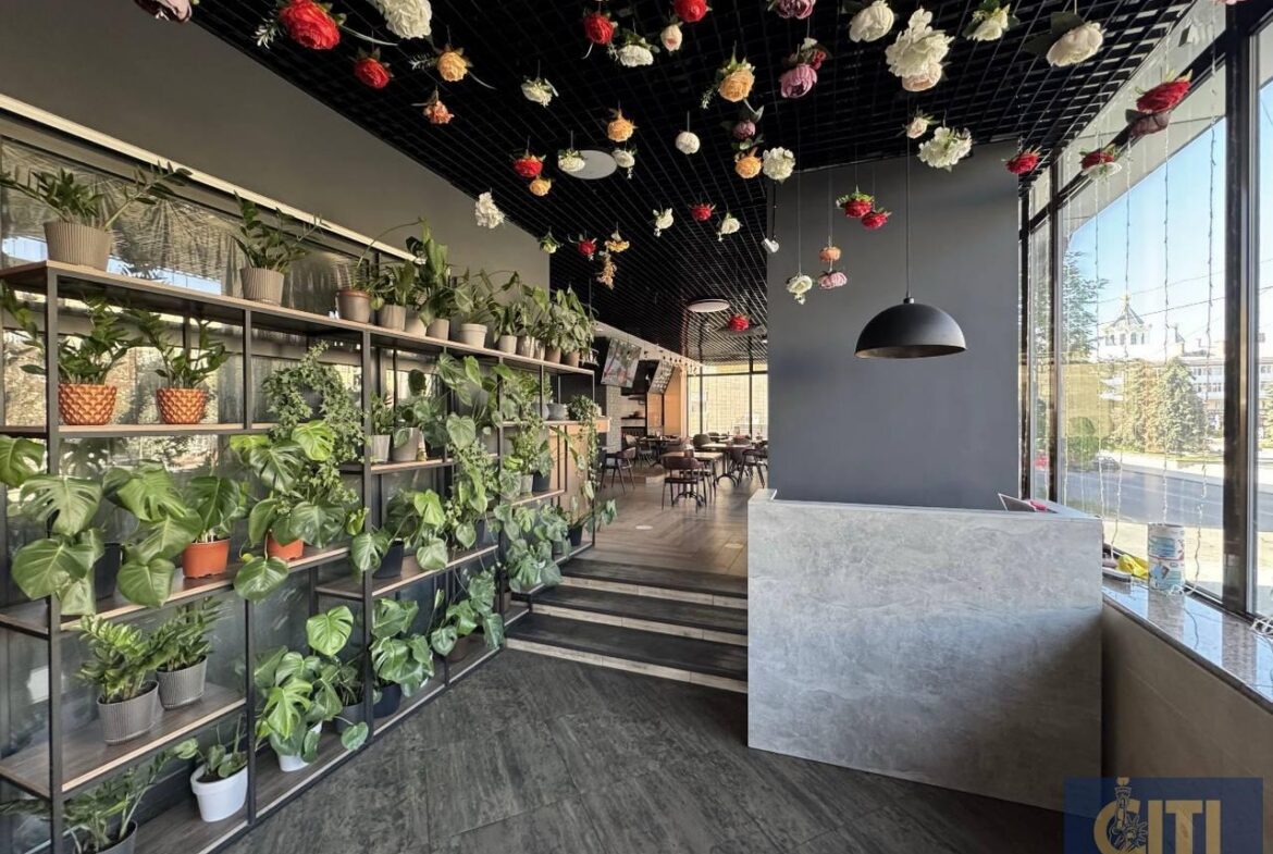 Продається комерційне приміщення площею 300 м² у самому центрі Житомира