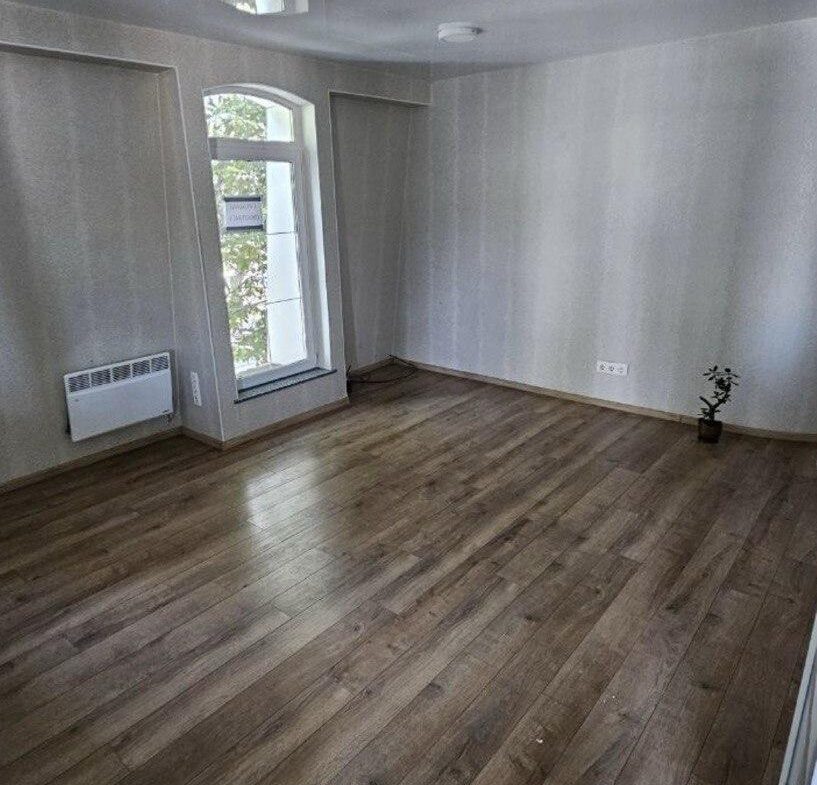 Офісне приміщення в центрі, вул. Покровська, 43 (перехрестя з вул. Лесі Українки), 50 м2