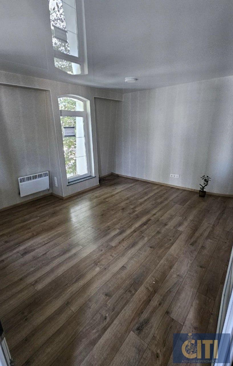 Офісне приміщення в центрі, вул. Покровська, 43 (перехрестя з вул. Лесі Українки), 50 м2