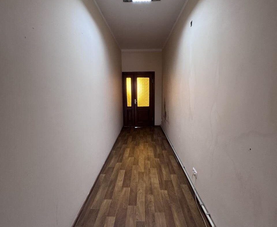 Нежитлове приміщення в самому центрі міста, вул. Київська (біля ТРЦ “Глобал”). Київська (біля ТРЦ “Глобал”), 400 м²