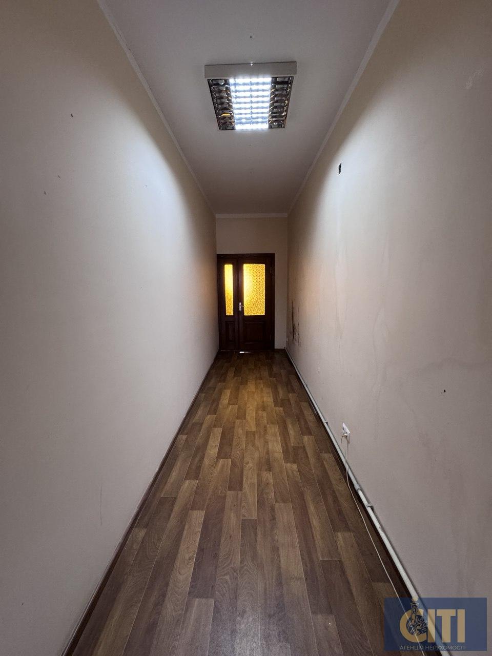 Нежитлове приміщення в самому центрі міста, вул. Київська (біля ТРЦ “Глобал”). Київська (біля ТРЦ “Глобал”), 400 м²