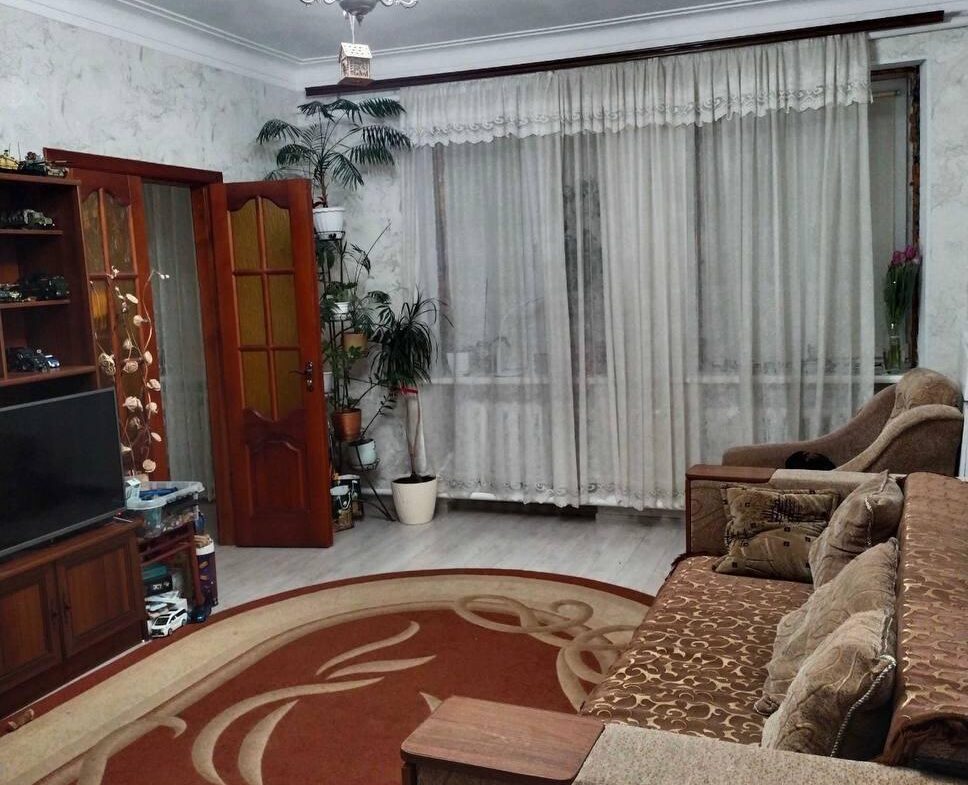 Продається 3-кімнатна квартира для комерційного використання, 49 кв.м