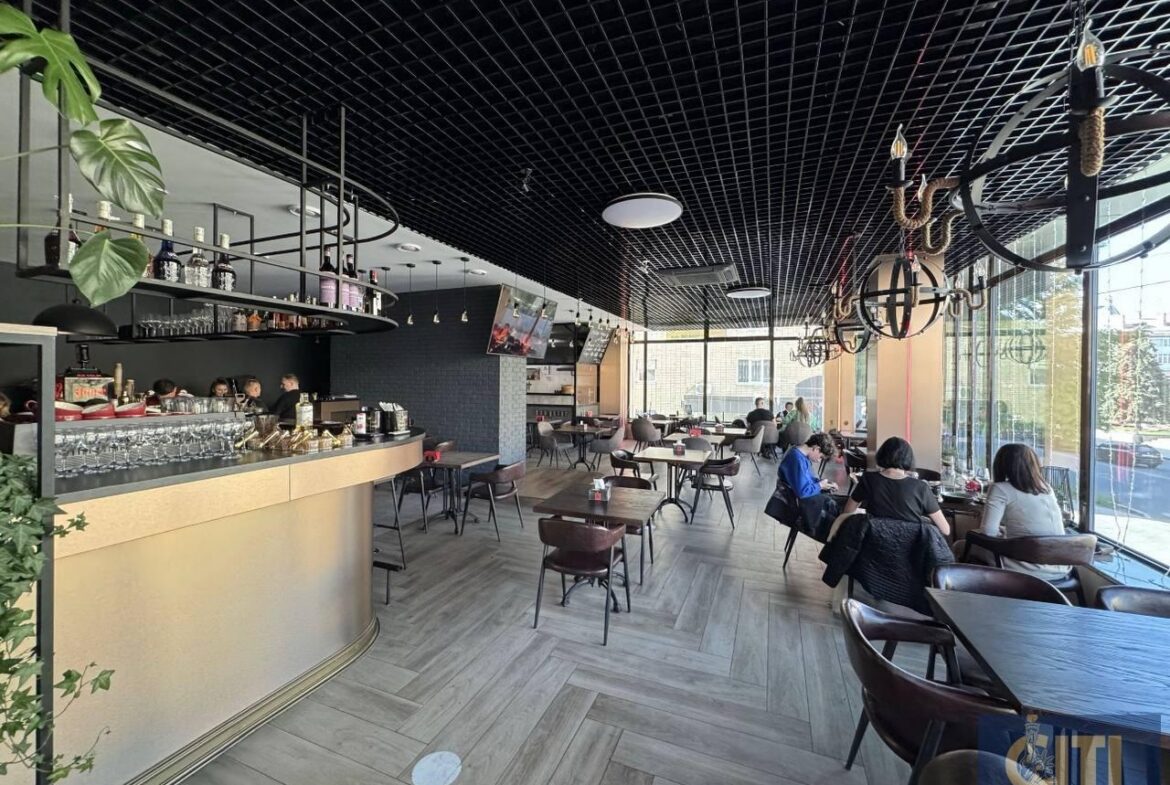 Продається комерційне приміщення площею 300 м² у самому центрі Житомира