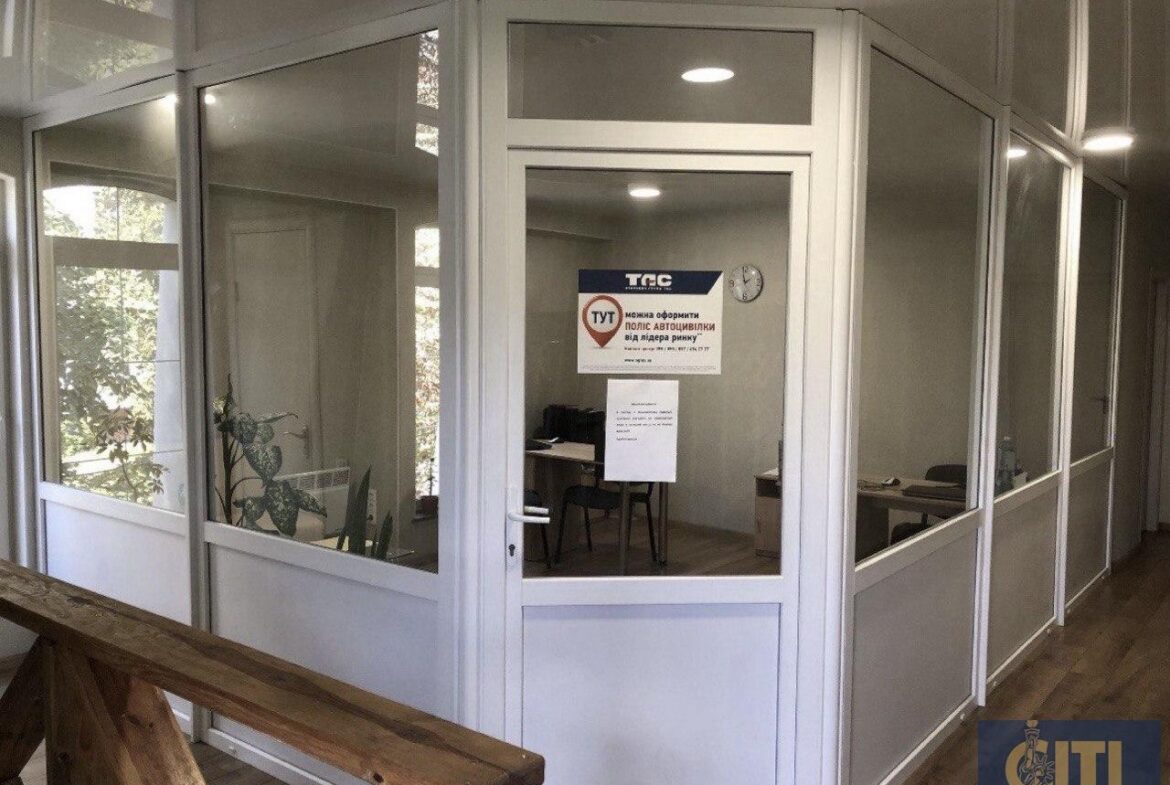 Офісне приміщення в центрі, вул. Покровська, 43 (перехрестя з вул. Лесі Українки), 50 м2