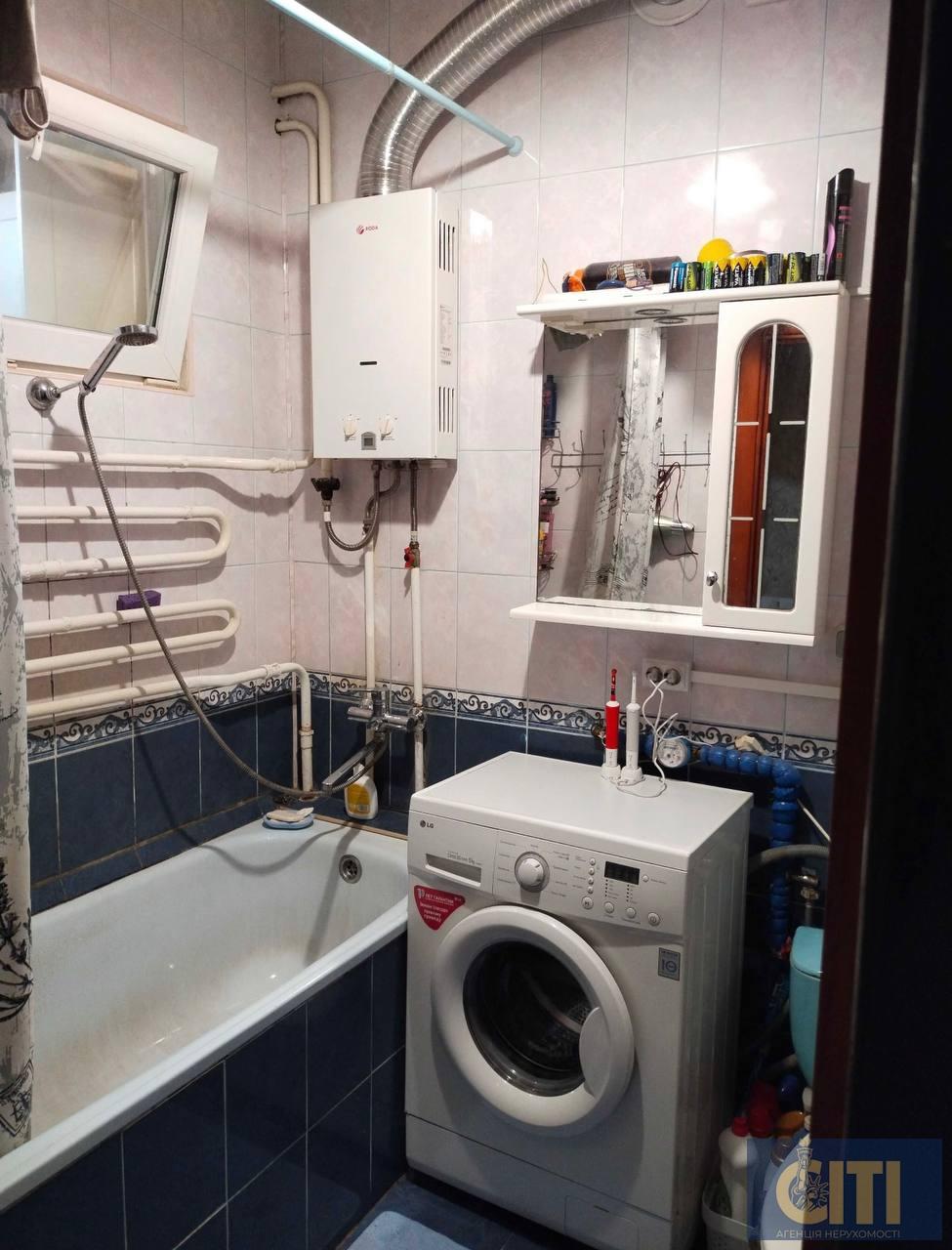 Продається 3-кімнатна квартира для комерційного використання, 49 кв.м