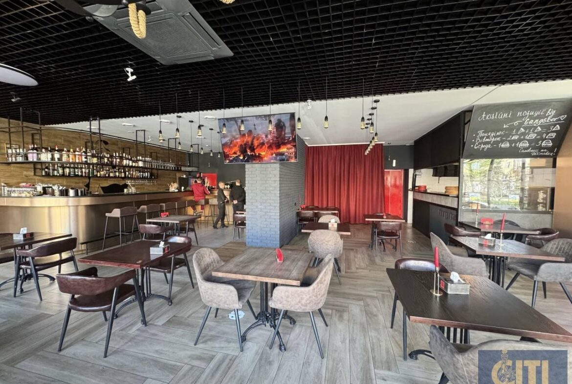 Продається комерційне приміщення площею 300 м² у самому центрі Житомира