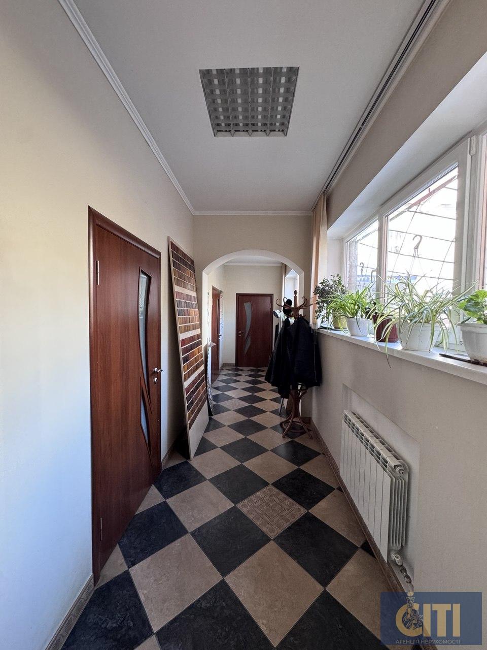 Нежитлове приміщення в самому центрі міста, вул. Київська (біля ТРЦ “Глобал”). Київська (біля ТРЦ “Глобал”), 400 м²