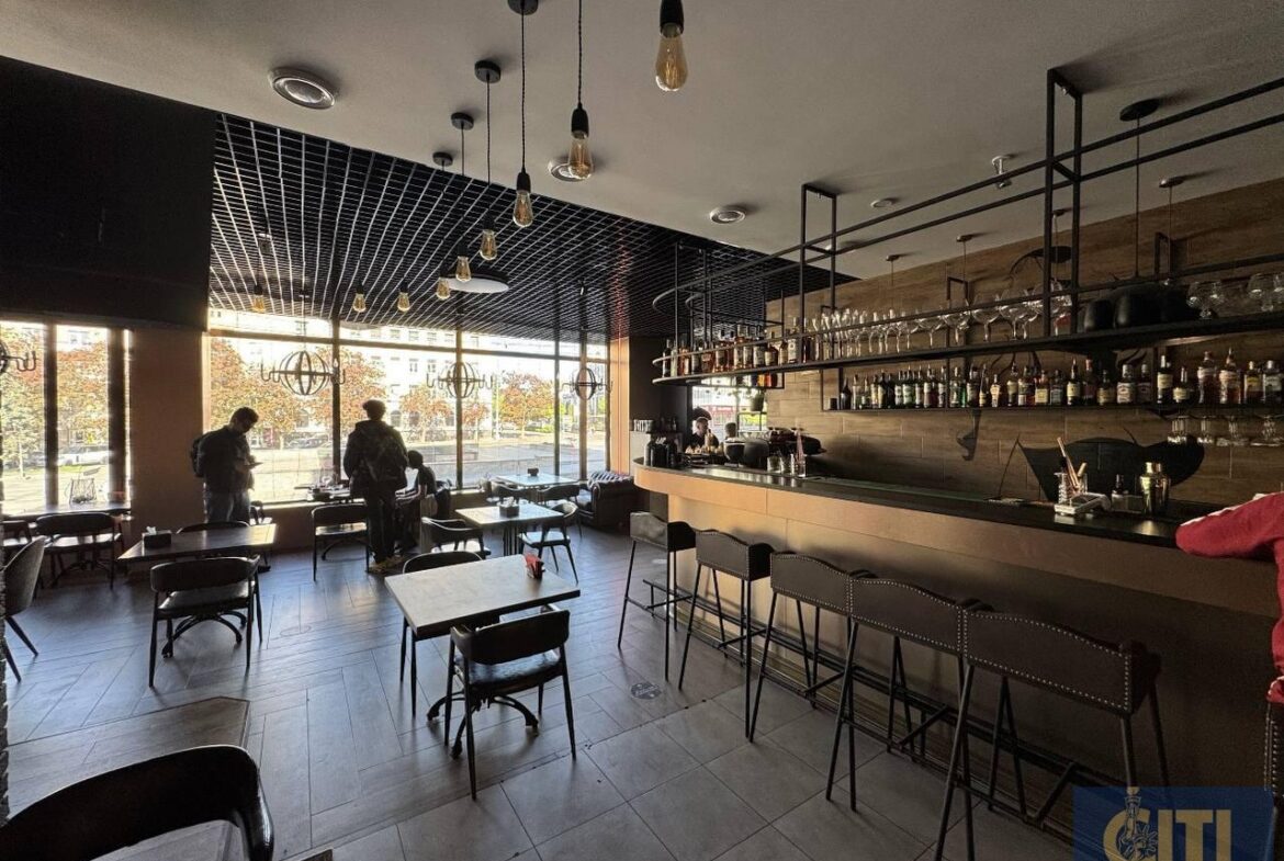 Продається комерційне приміщення площею 300 м² у самому центрі Житомира