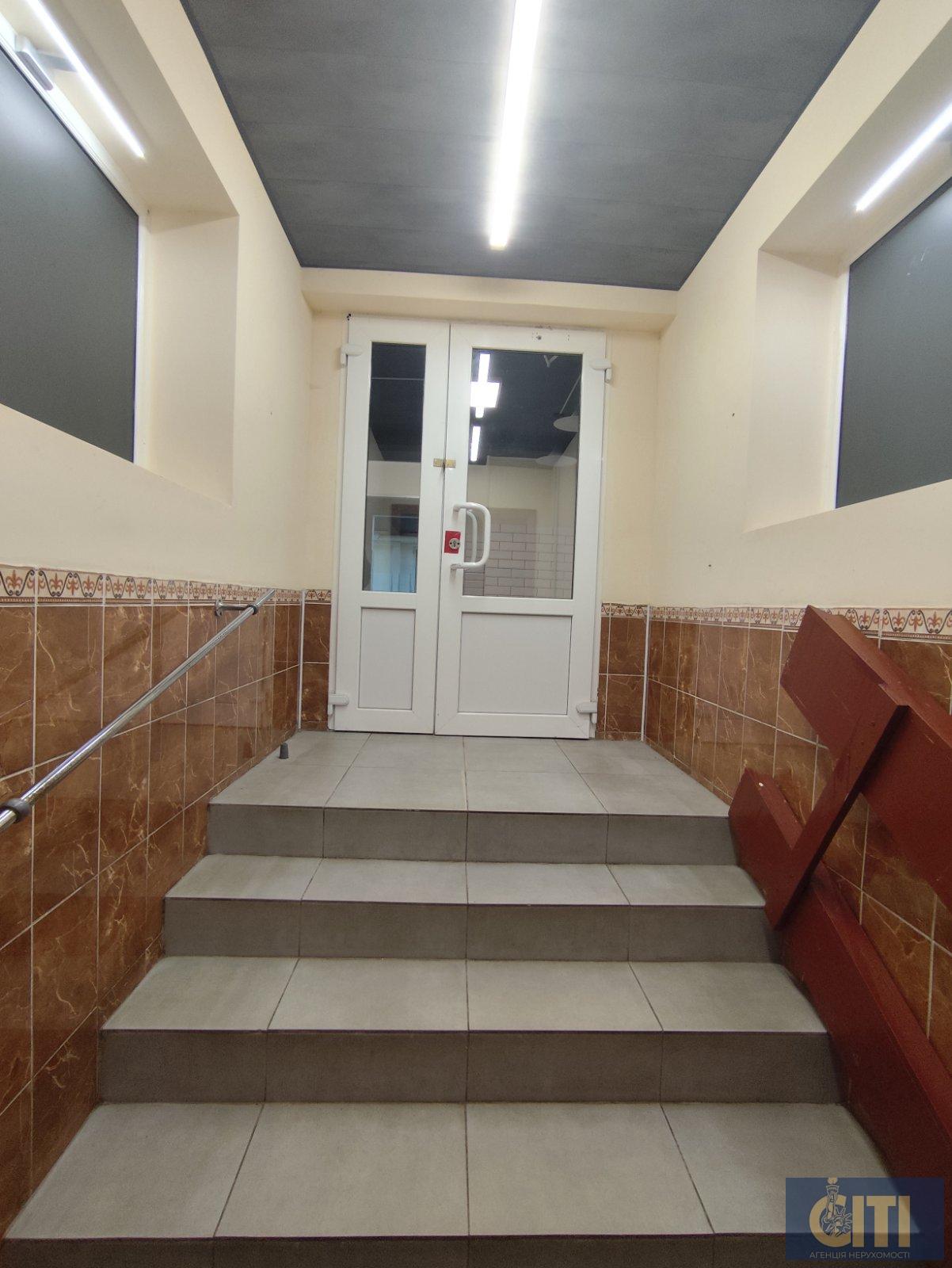 Пропонується в оренду нежитлове приміщення загальною площею 103 м², проспект Миру