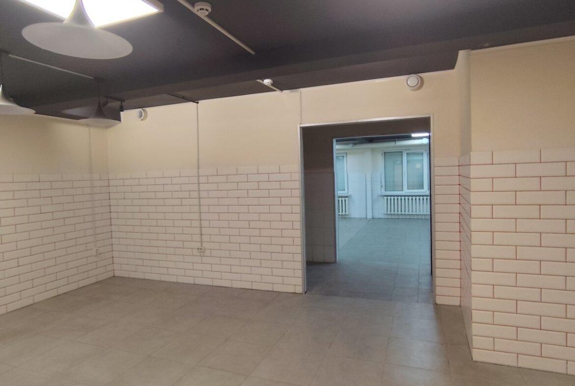 Пропонується в оренду нежитлове приміщення загальною площею 103 м², проспект Миру