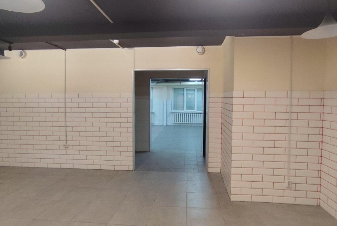 Пропонується в оренду нежитлове приміщення загальною площею 103 м², проспект Миру