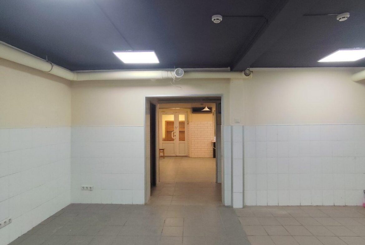 Пропонується в оренду нежитлове приміщення загальною площею 103 м², проспект Миру