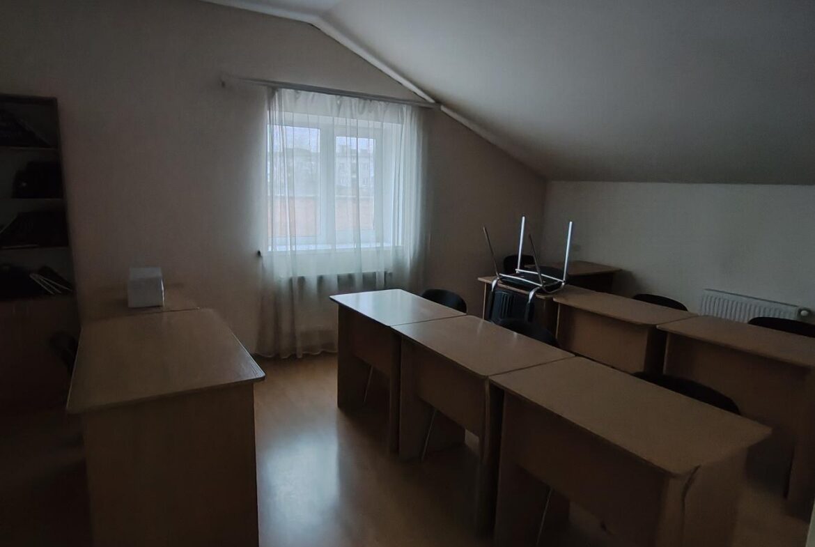 Продається приміщення 800 кв.м. у центрі Житомира, район майдану Короленка