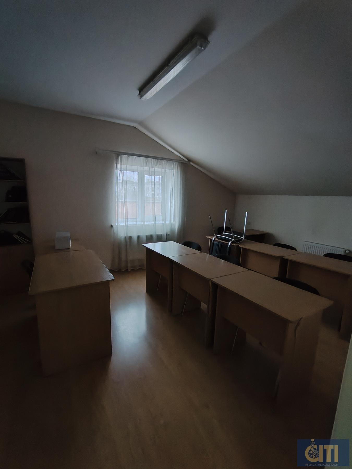 Продається приміщення 800 кв.м. у центрі Житомира, район майдану Короленка