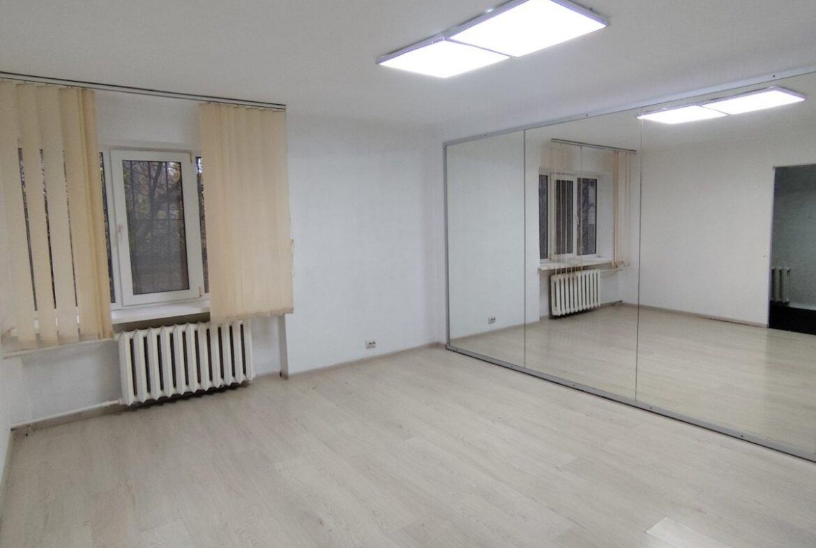 Приміщення в центрі Житомира, площа Перемоги, 32 м²