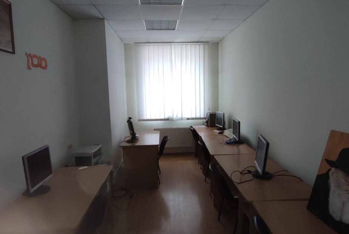 Продається приміщення 800 кв.м. у центрі Житомира, район майдану Короленка