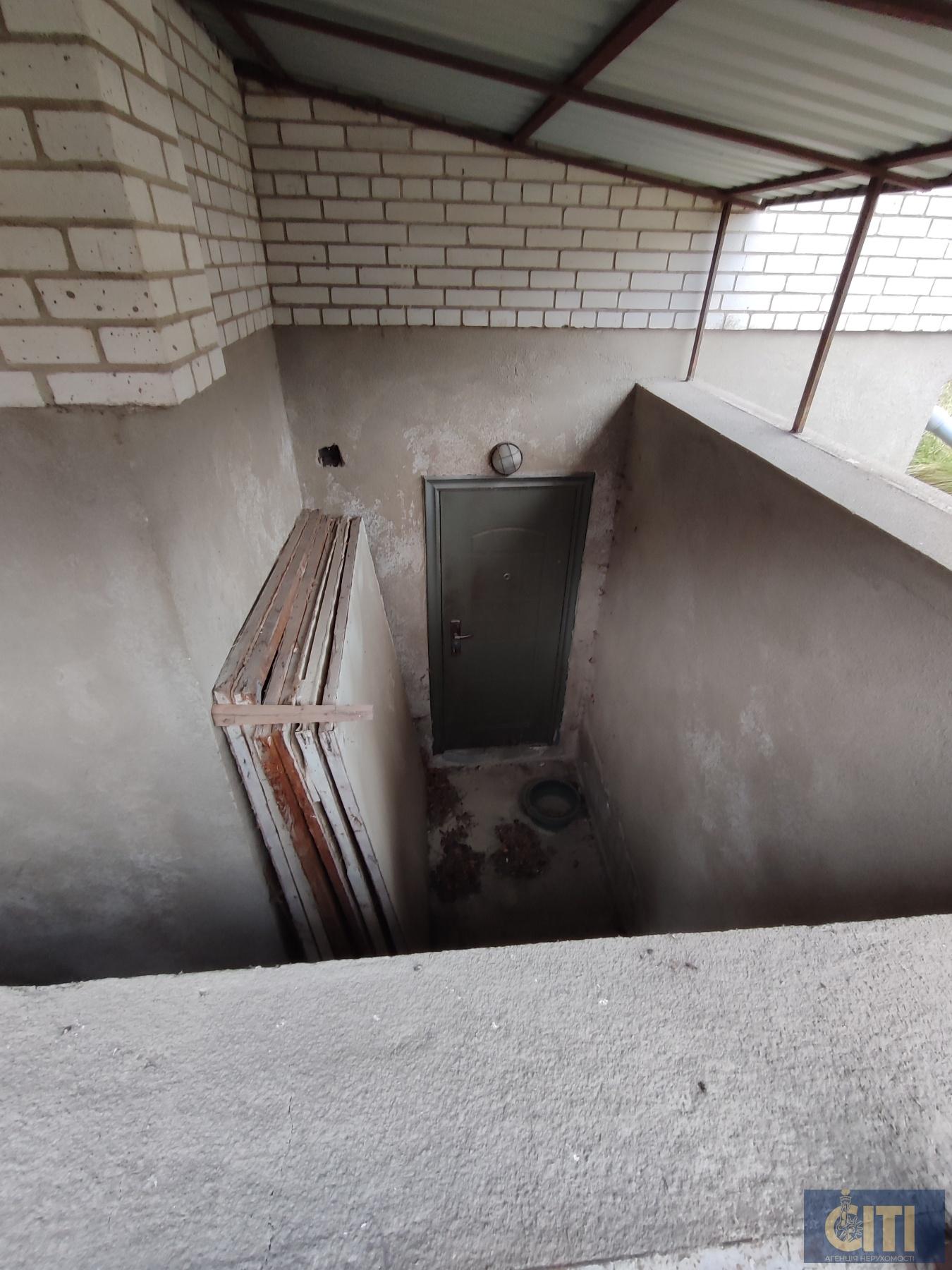 Продається приміщення 800 кв.м. у центрі Житомира, район майдану Короленка