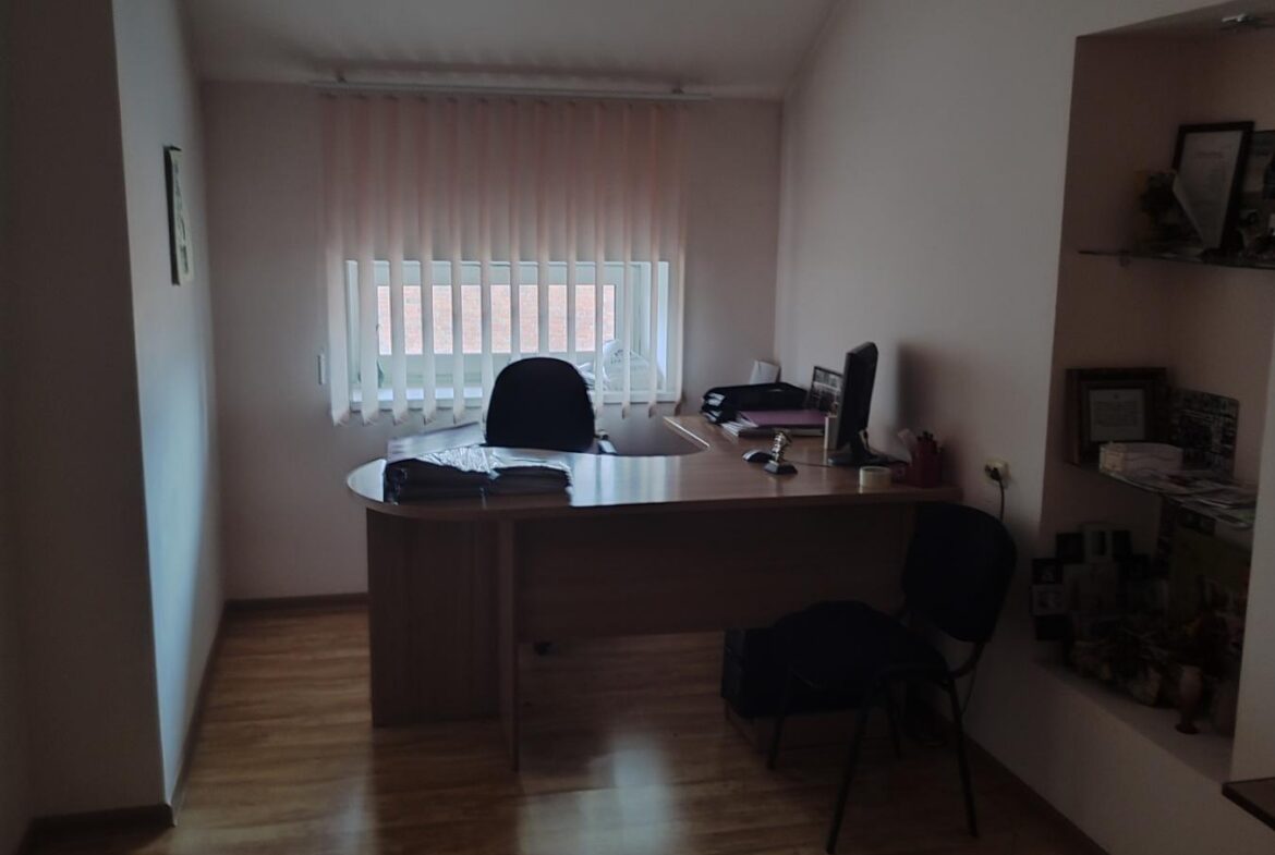 Продається приміщення 800 кв.м. у центрі Житомира, район майдану Короленка