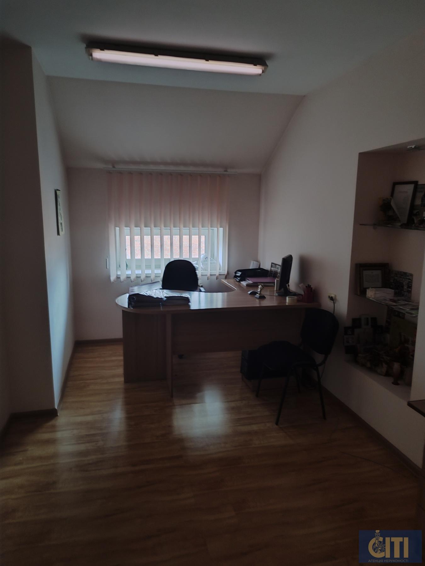 Продається приміщення 800 кв.м. у центрі Житомира, район майдану Короленка