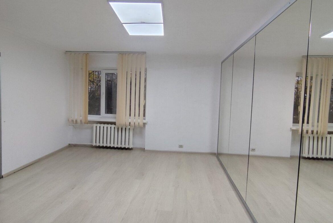 Приміщення в центрі Житомира, площа Перемоги, 32 м²