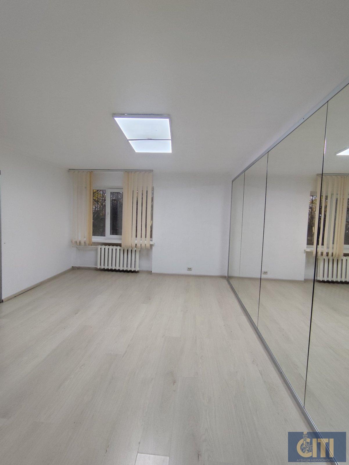 Приміщення в центрі Житомира, площа Перемоги, 32 м²