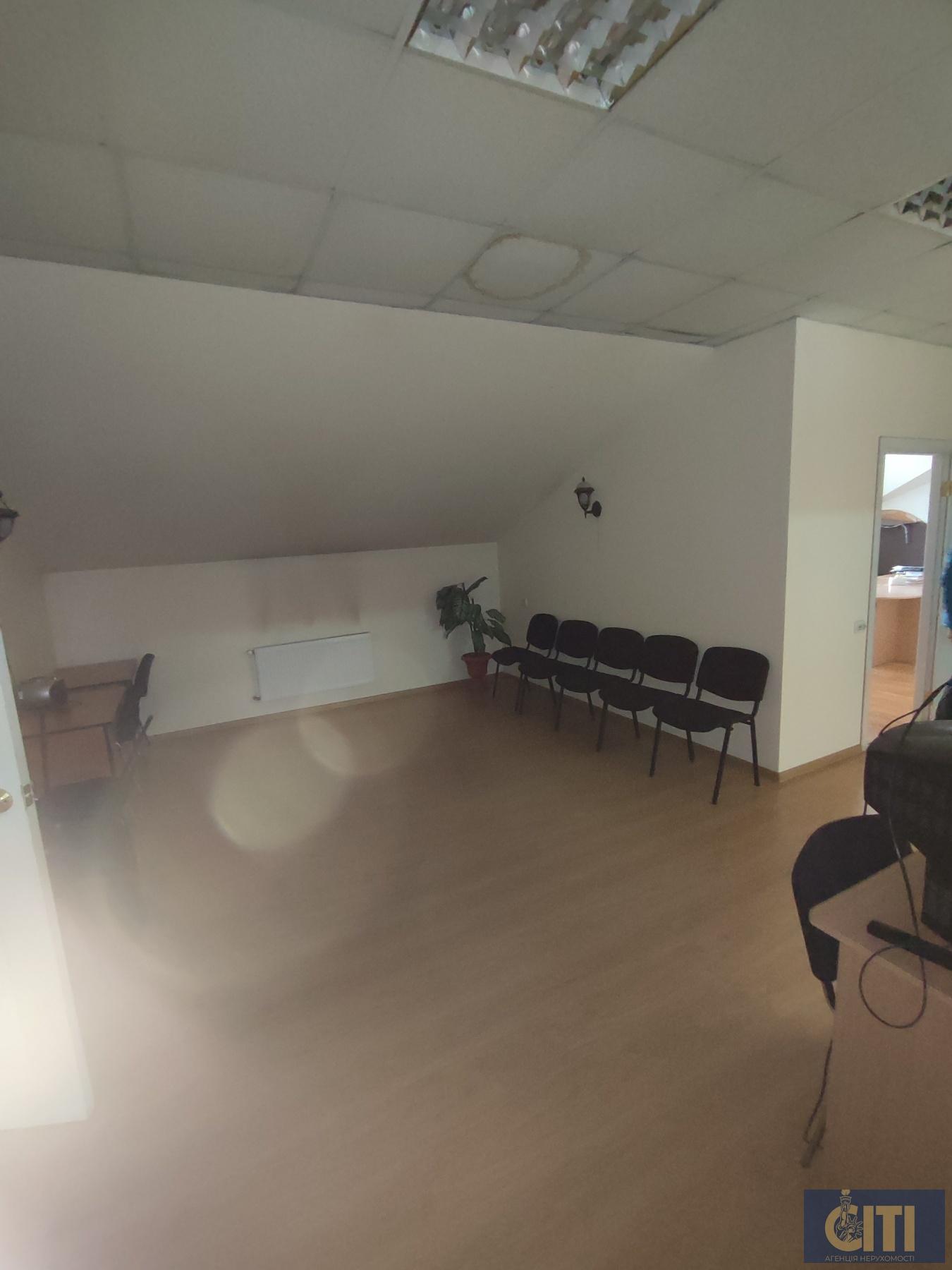 Продається приміщення 800 кв.м. у центрі Житомира, район майдану Короленка