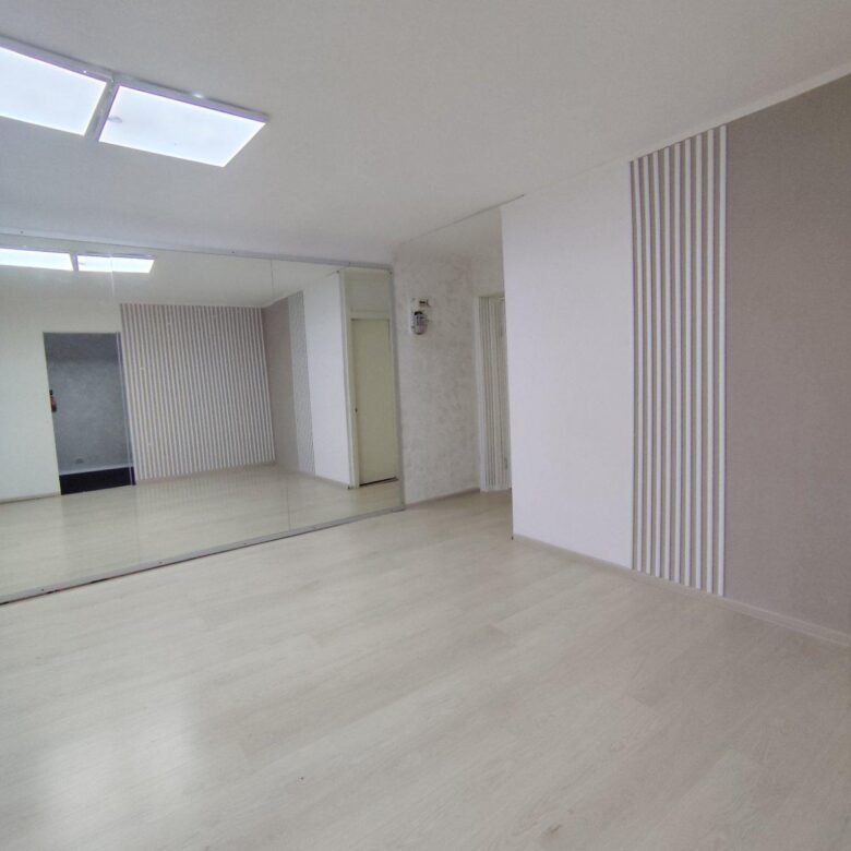 Приміщення в центрі Житомира, площа Перемоги, 32 м²