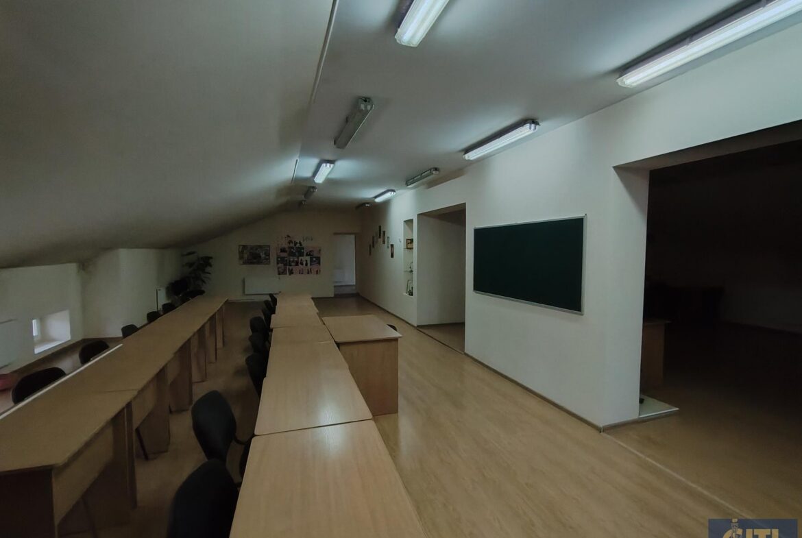 Продається приміщення 800 кв.м. у центрі Житомира, район майдану Короленка