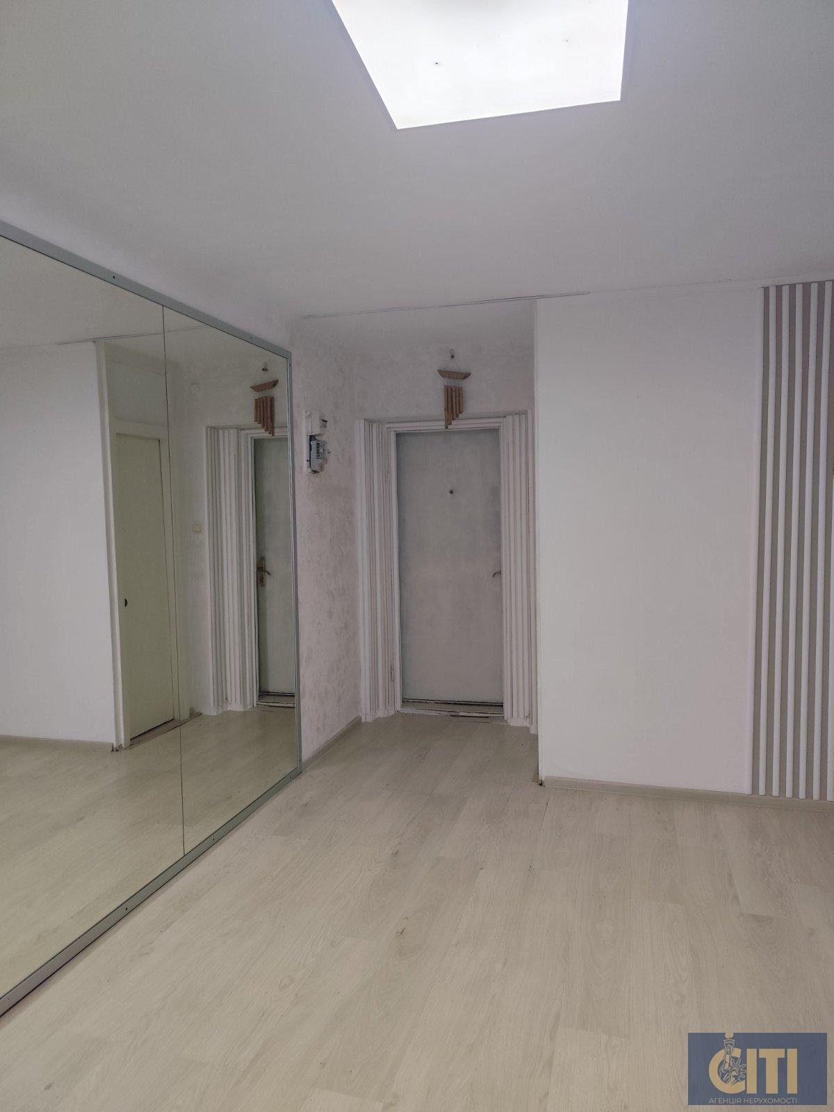 Приміщення в центрі Житомира, площа Перемоги, 32 м²