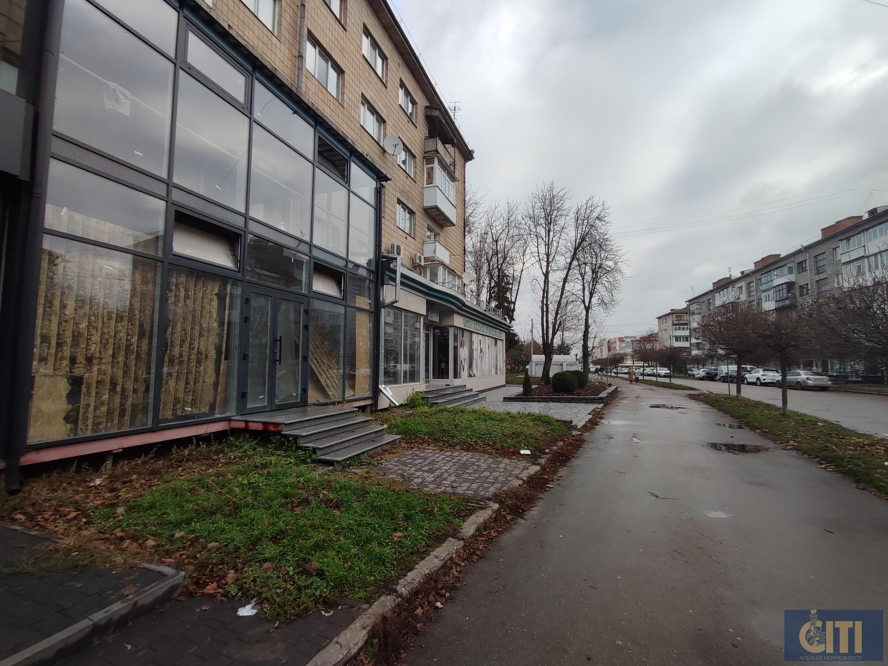 Оренда приміщення 180 кв. м. у центрі Житомира район перехрестя Н. Сотні/Лятошинського