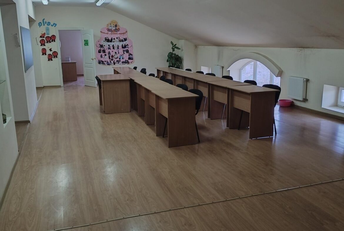 Продається приміщення 800 кв.м. у центрі Житомира, район майдану Короленка