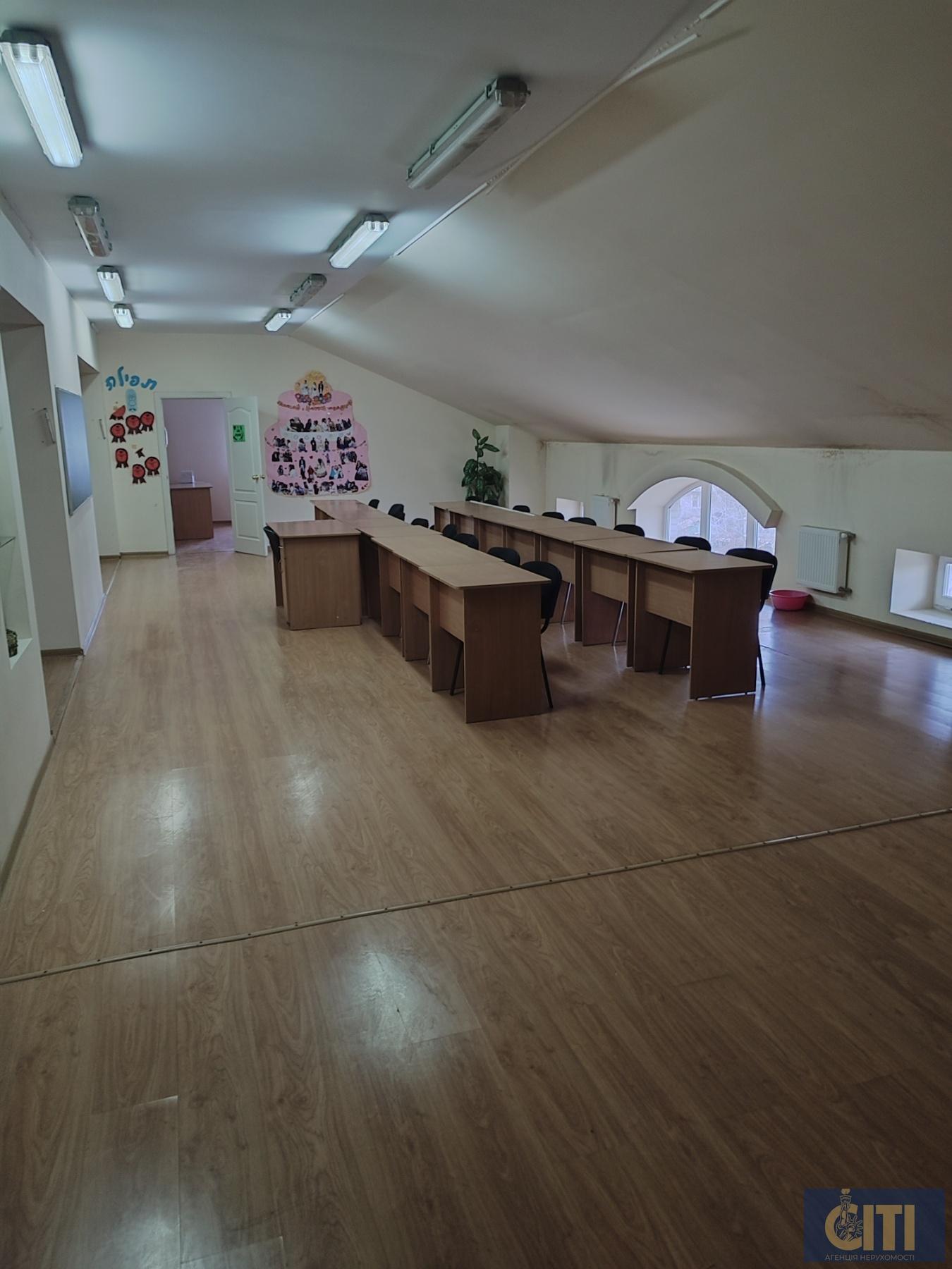 0-02-0a-0de6d5f5138f3222dc065488c02dde764b4b13a62a5118872cbdeb24d45c1dac_8c10763eae26ccd Продається приміщення 800 кв.м. у центрі Житомира, район майдану Короленка