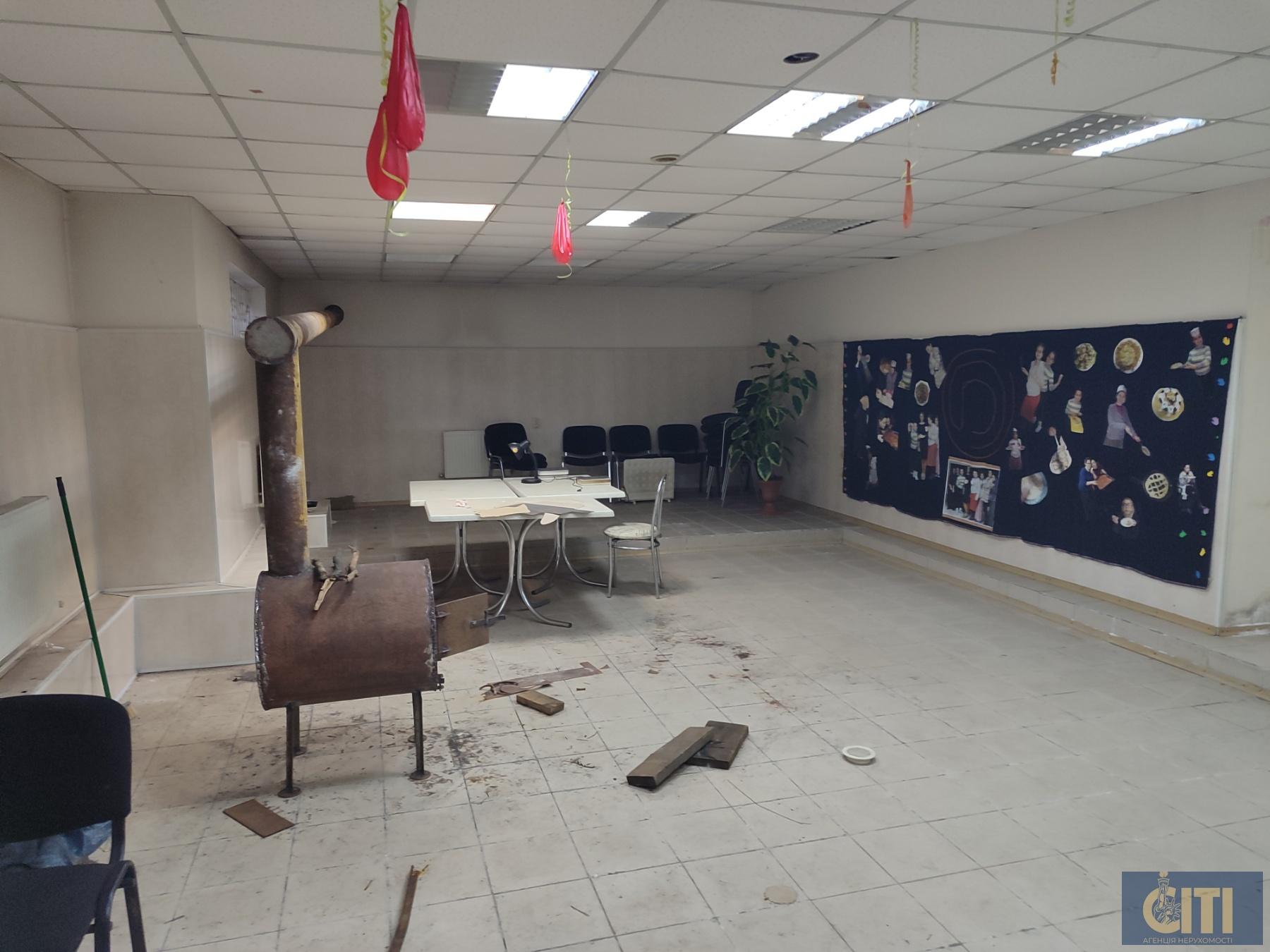 Продається приміщення 800 кв.м. у центрі Житомира, район майдану Короленка