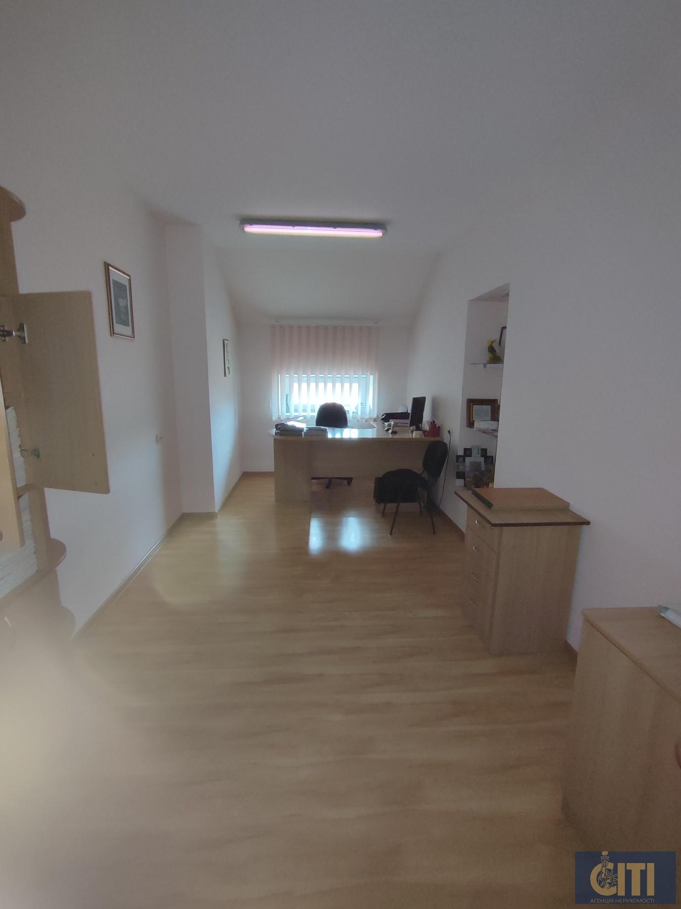 Продається приміщення 800 кв.м. у центрі Житомира, район майдану Короленка