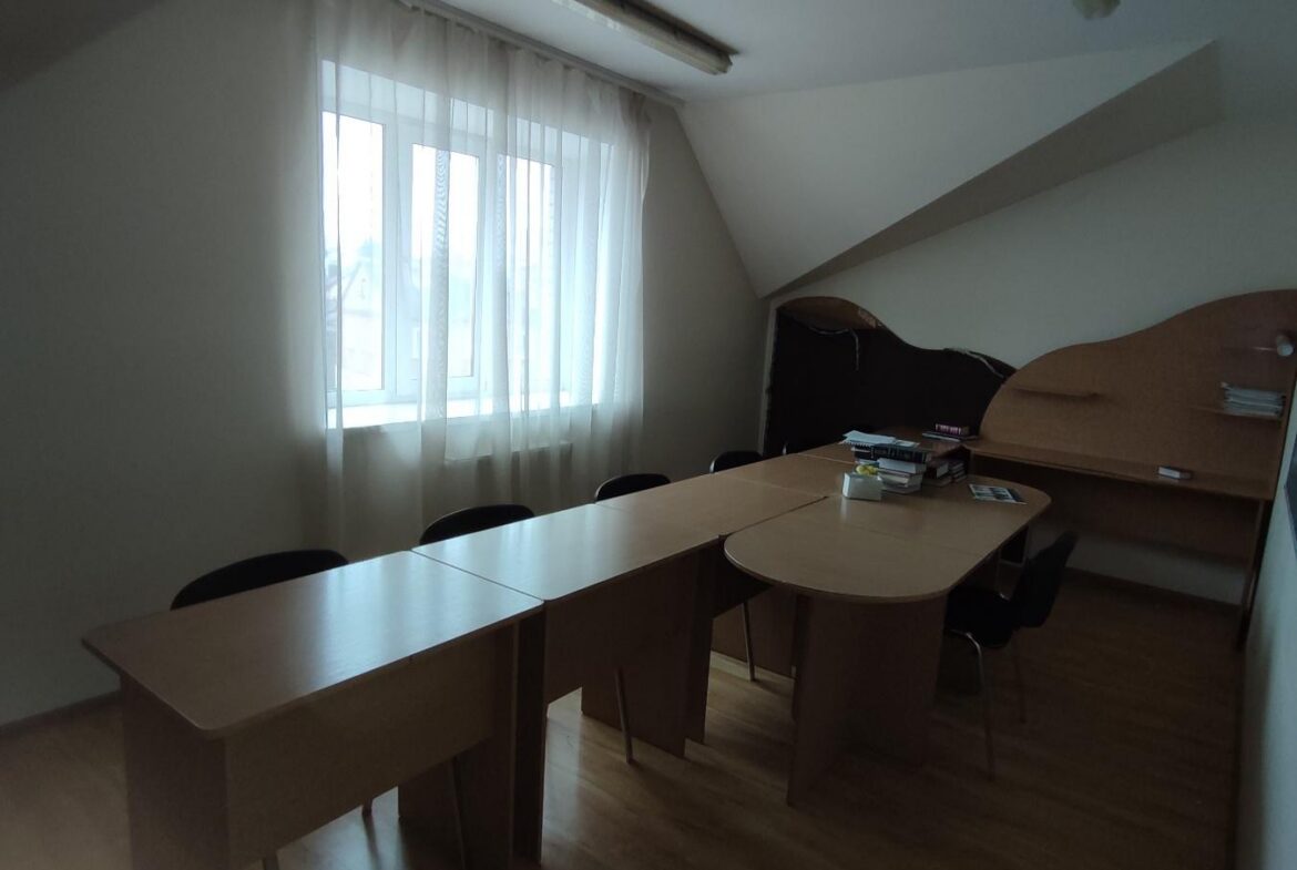 Продається приміщення 800 кв.м. у центрі Житомира, район майдану Короленка