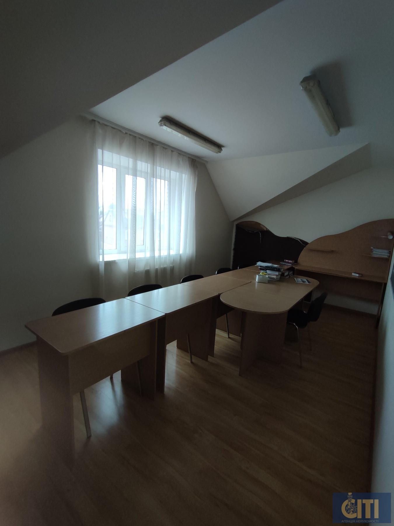 Продається приміщення 800 кв.м. у центрі Житомира, район майдану Короленка