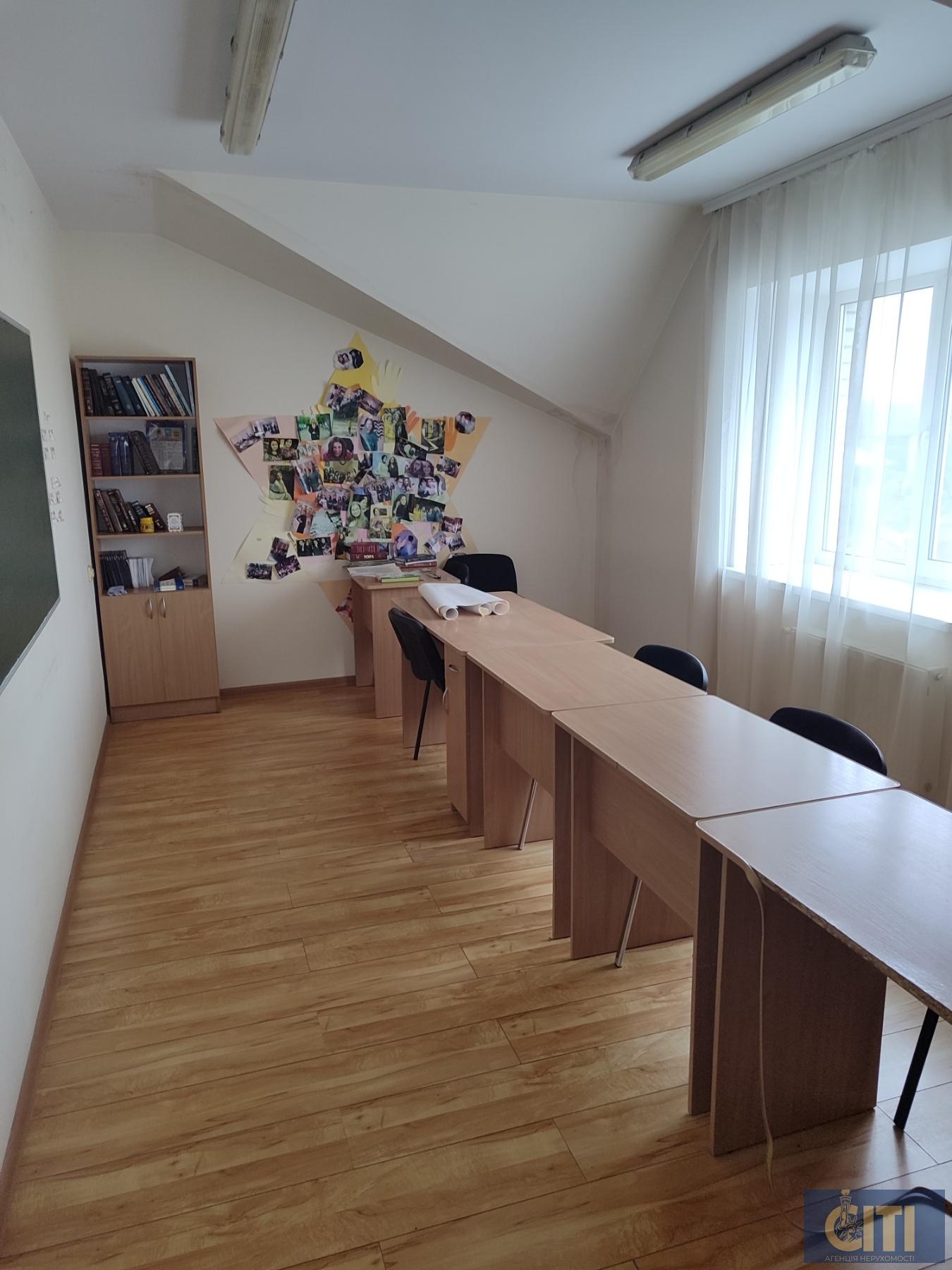 Продається приміщення 800 кв.м. у центрі Житомира, район майдану Короленка