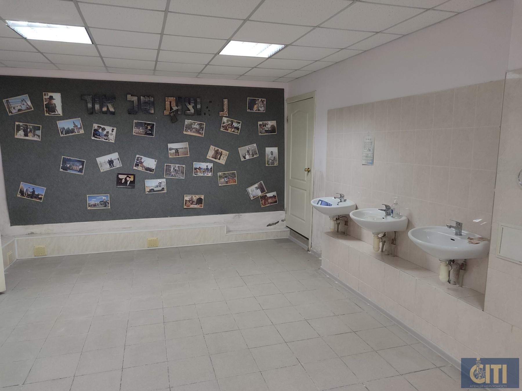 Продається приміщення 800 кв.м. у центрі Житомира, район майдану Короленка